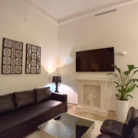 Bari Downtown Luxury Apartment Luaran gambar